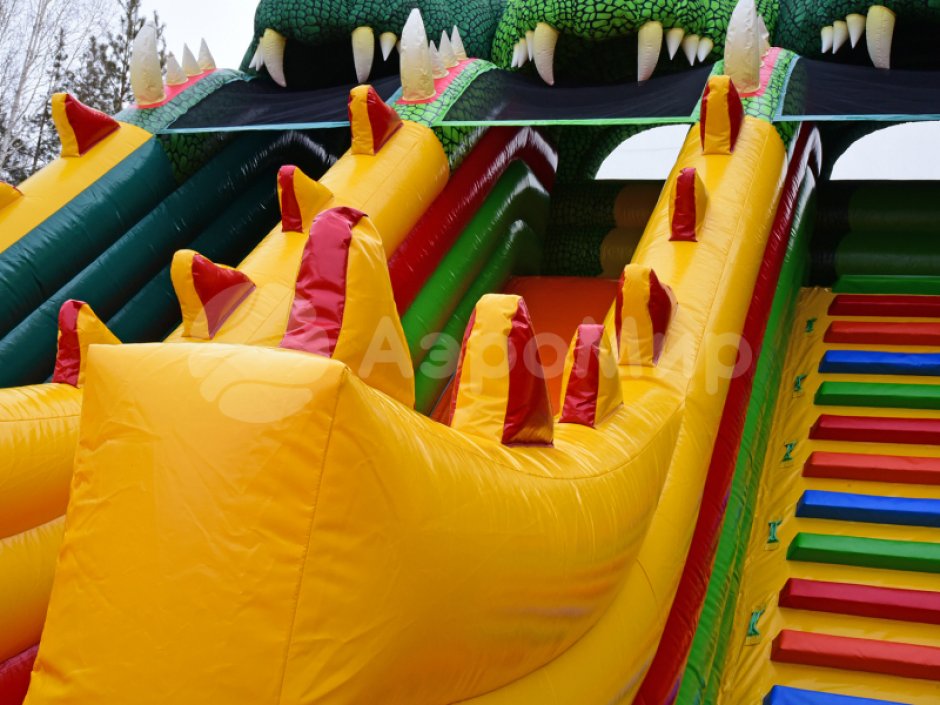Надувной батут Большой Змей Горыныч — большой авторский батут-горка на 66 м²