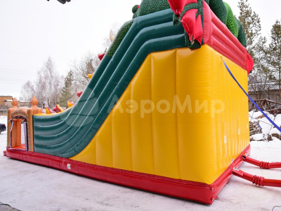 Надувной батут Большой Змей Горыныч — большой авторский батут-горка на 66 м²