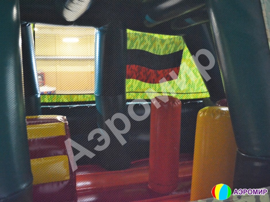 Надувной батут Танк — авторский батут с крышей на 24 м²