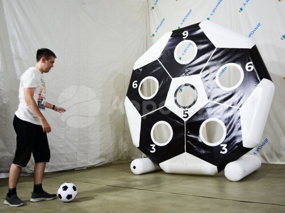 Бей пенальти — игровой футбольный аттракционы на меткость