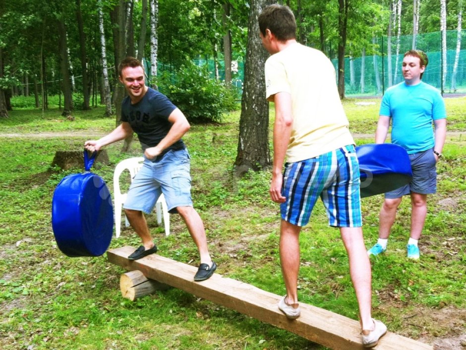 Бой подушками — игровой реквизит для шуточных боев