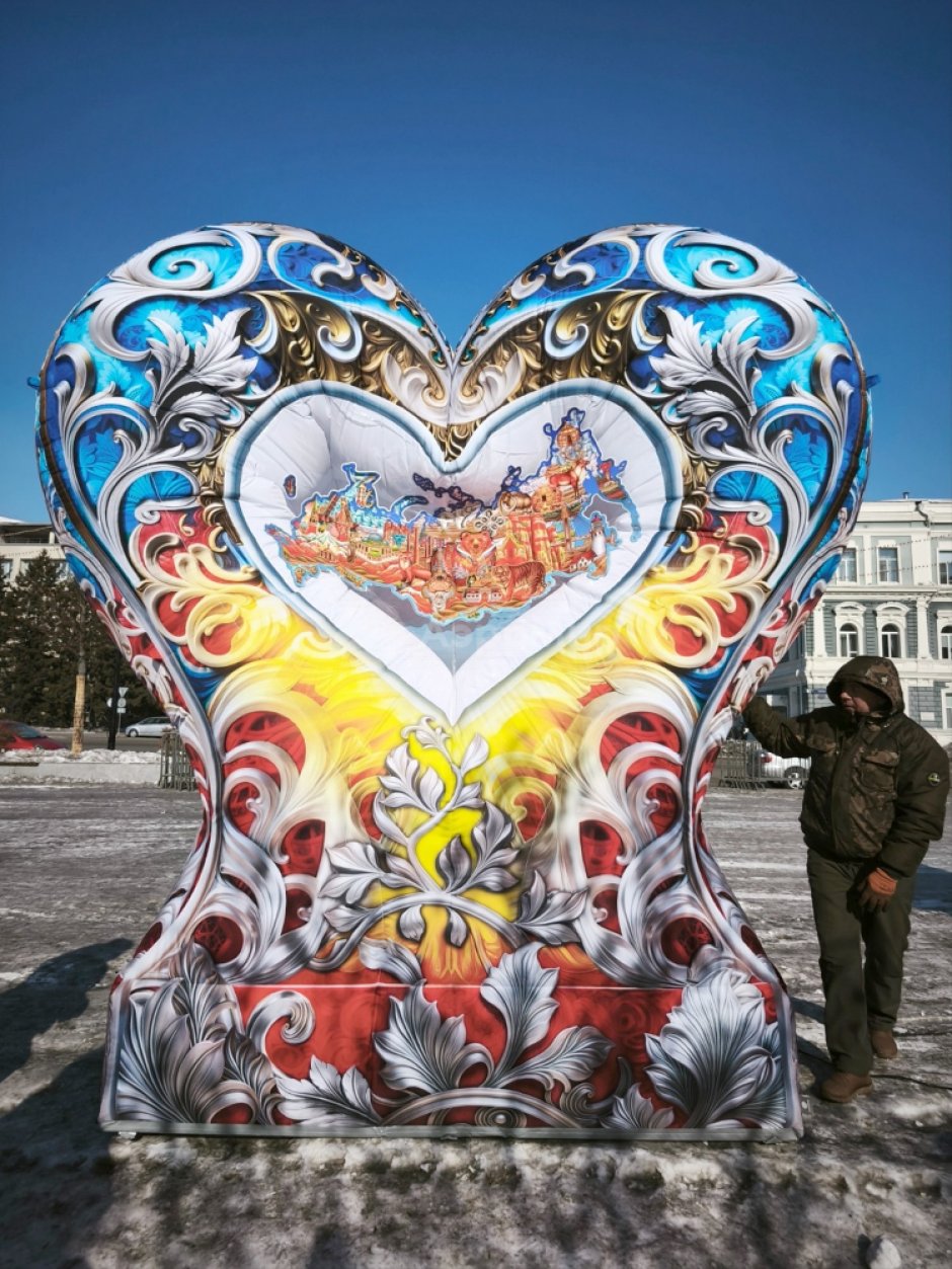 Сердце на опоре Арт-объект