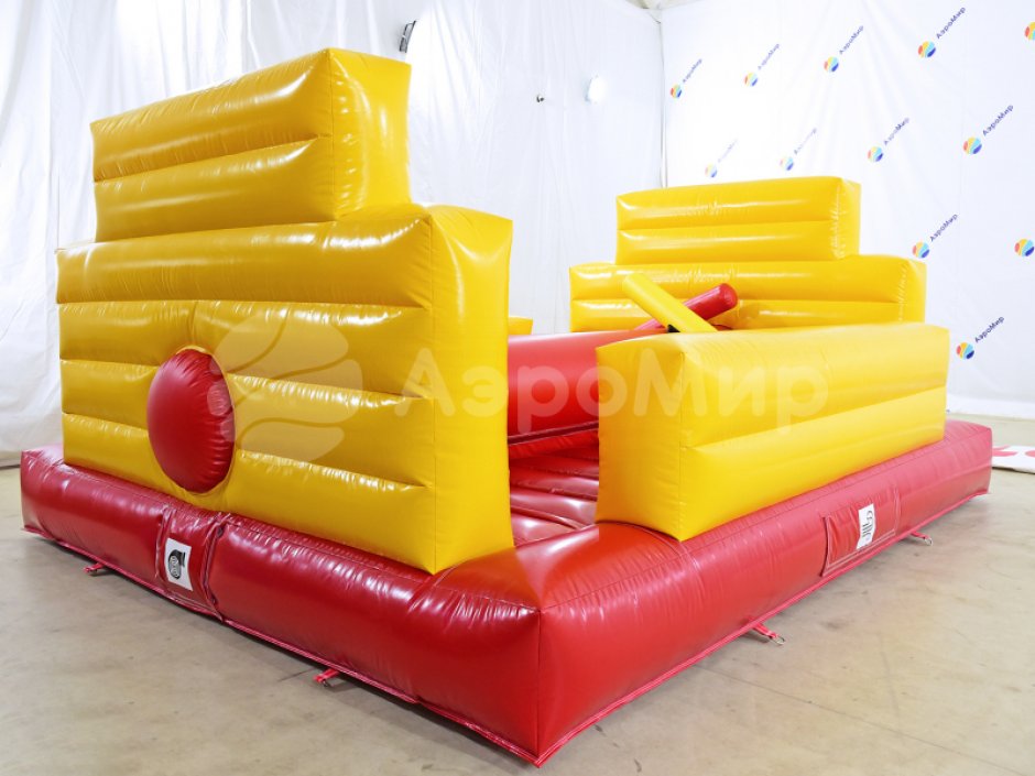 Бой на бревне — командный аттракцион на два участника