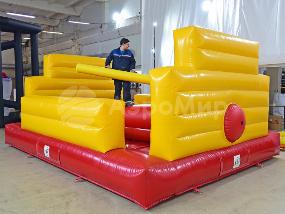 Бой на бревне — командный аттракцион на два участника