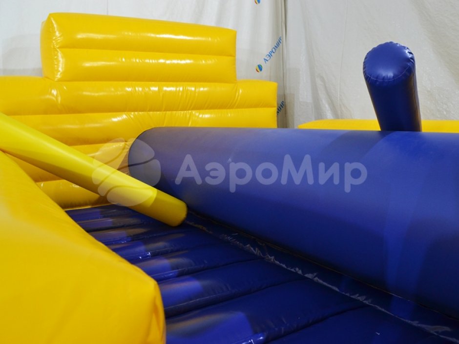 Бой на бревне — командный аттракцион на два участника