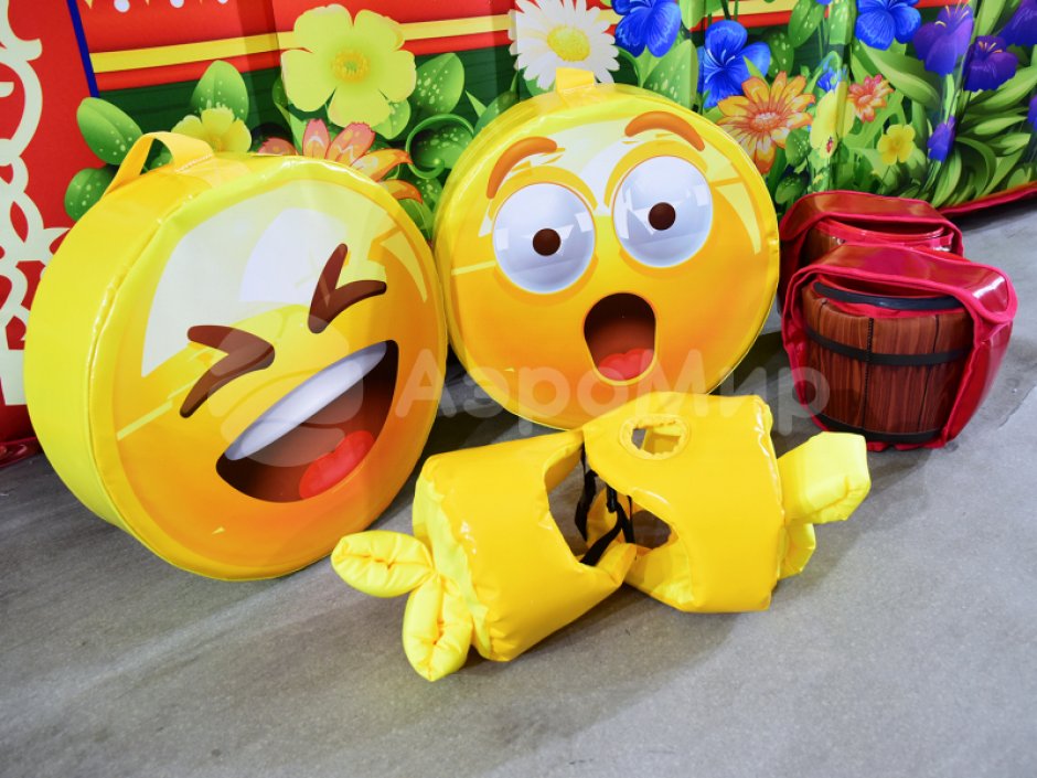 Бой подушками — игровой реквизит для шуточных боев