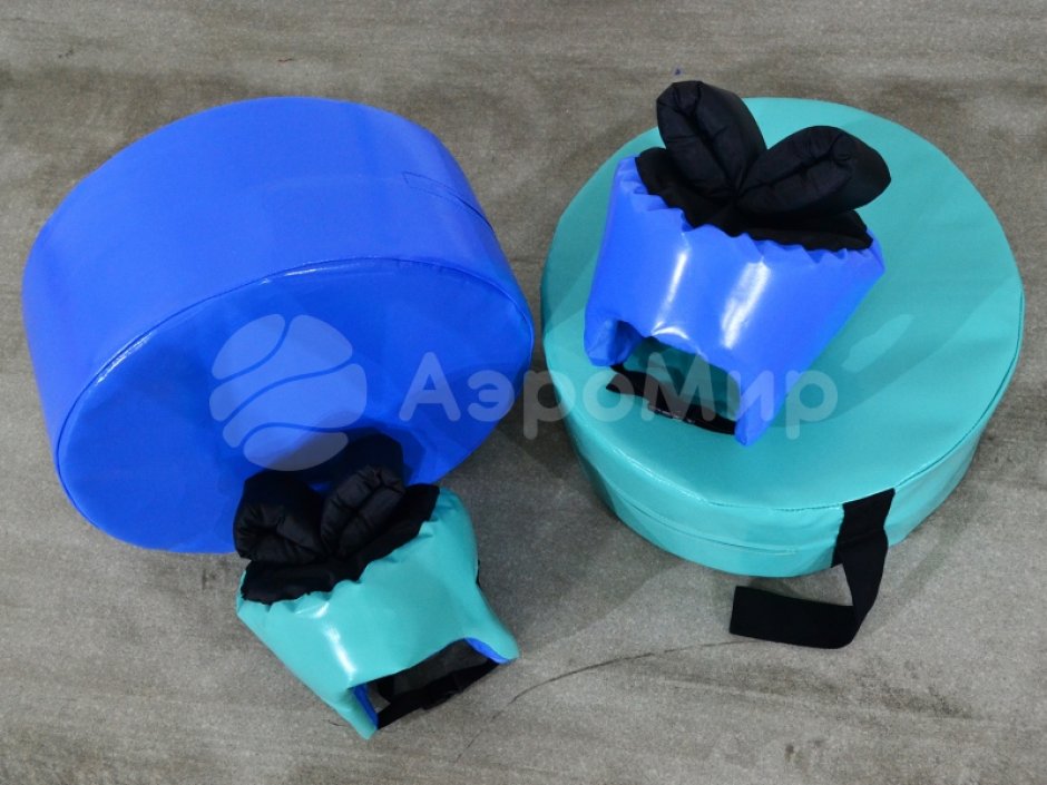 Бой подушками — игровой реквизит для шуточных боев