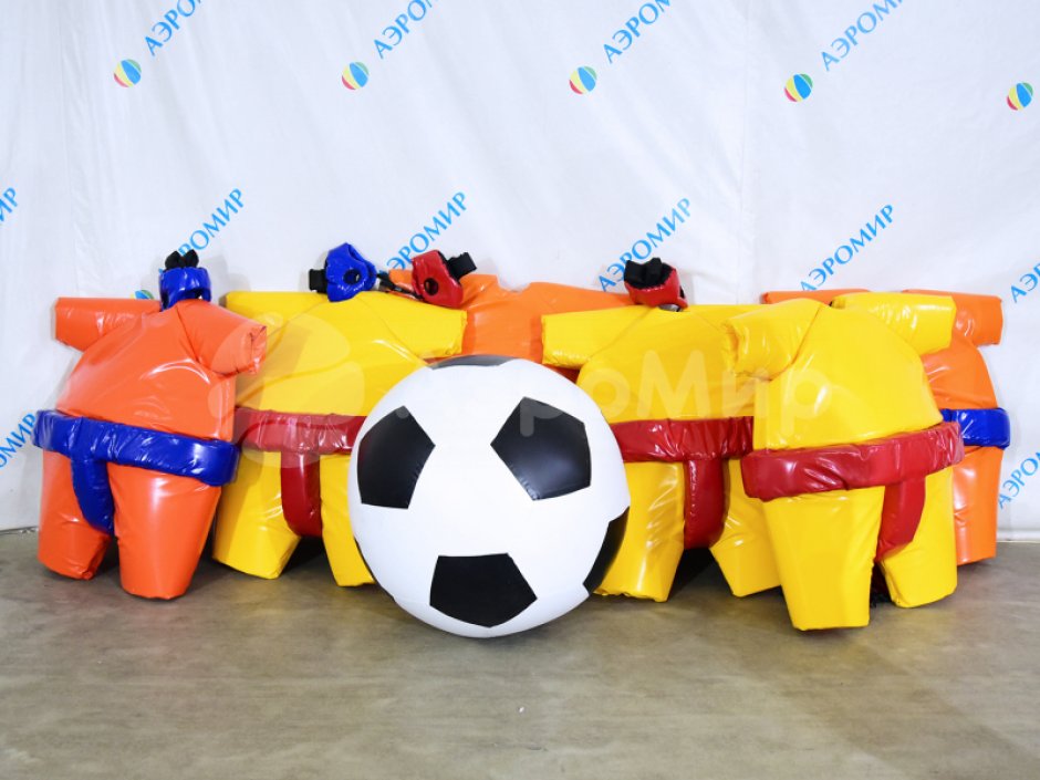 Сумобол — забавный командный аттракцион с большим мячом