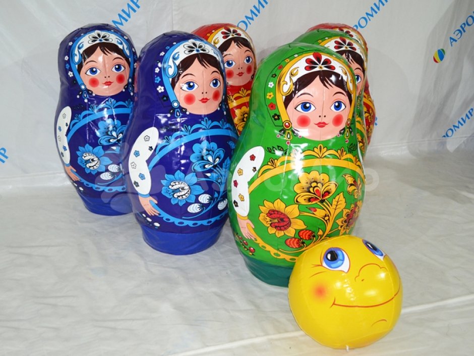 Большие надувные кегли с мячом