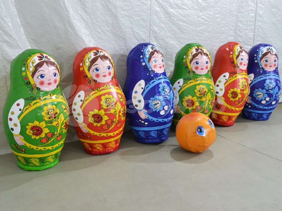 Большие надувные кегли с мячом
