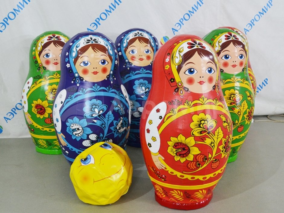 Большие надувные кегли с мячом