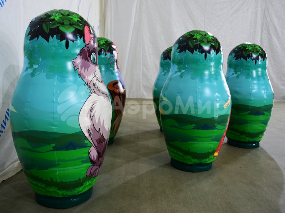 Большие надувные кегли с мячом