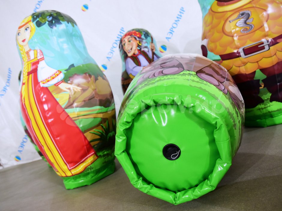 Большие надувные кегли с мячом