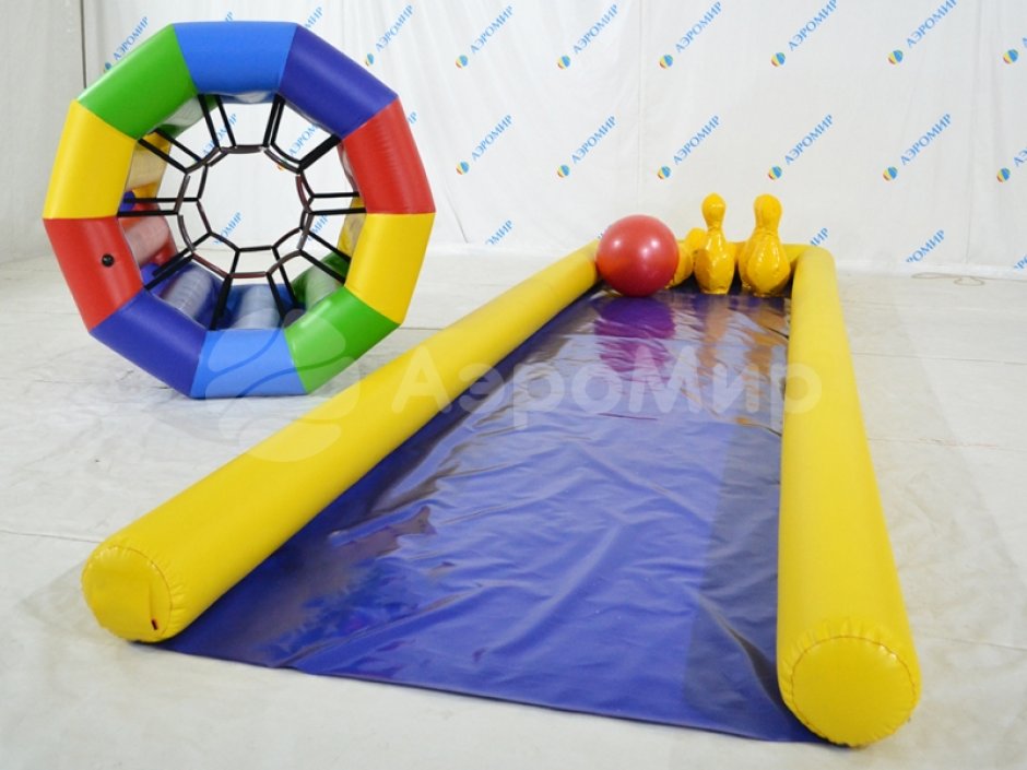 Гигантский боулинг — надувное игровое поле и мягкие кегли больших размеров