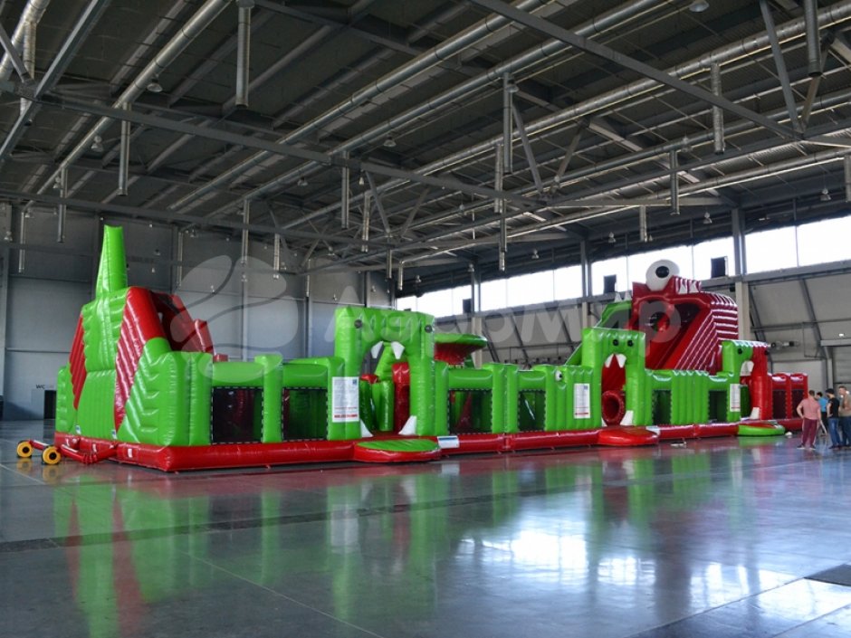 Гигантский надувной батут Бука-Парк — айр парк общей площадью 302 м²