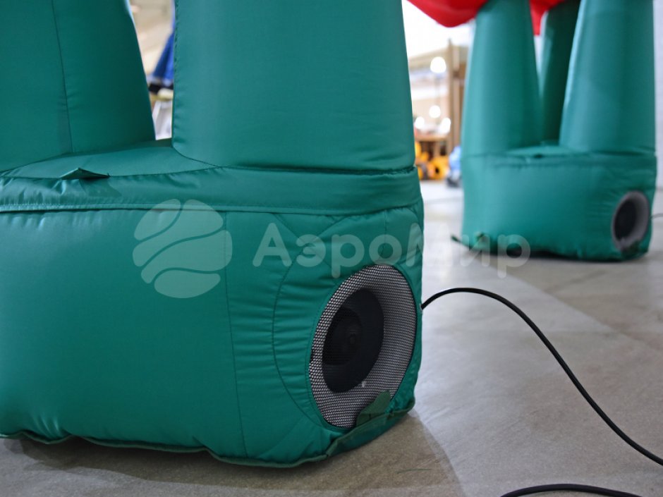 Надувные цветы в букете — композиция из трех цветков