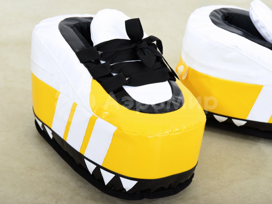 Гигантские бутсы — для эстафет, конкурсов и веселых забегов