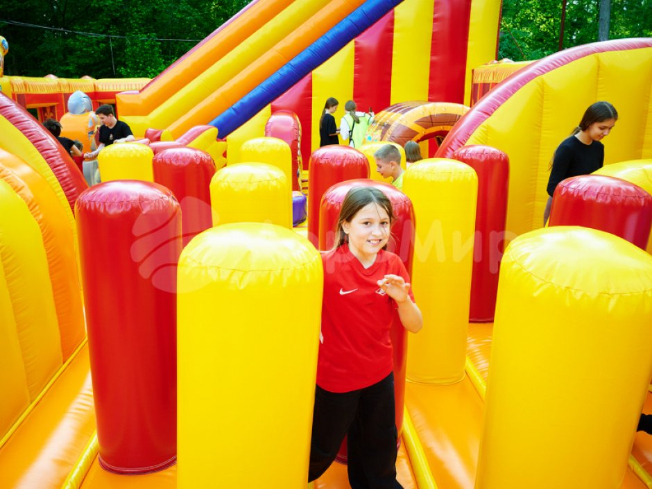 Коммерческий надувной Царь батут, площадью 200 м²