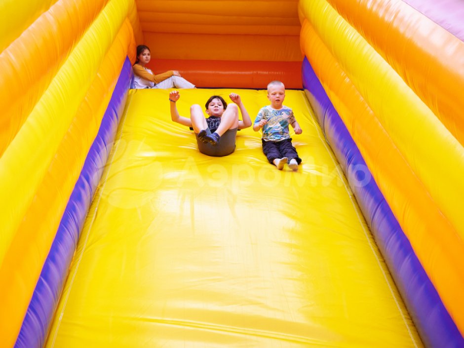 Коммерческий надувной Царь батут, площадью 100 м²