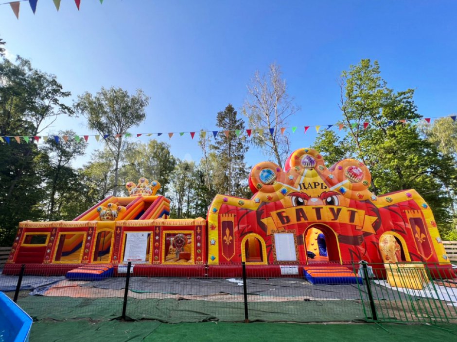 Коммерческий надувной Царь батут, площадью 200 м²