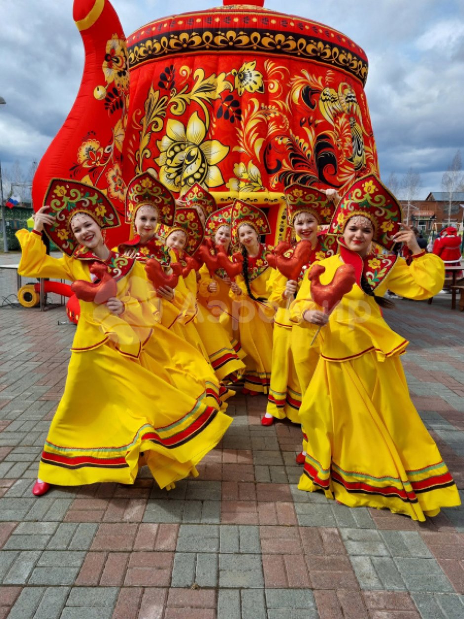 Надувной чайник-дом — для праздников, выставок и торговли