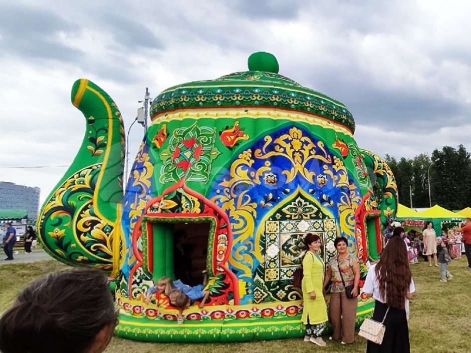 Надувной чайник-дом — для праздников, выставок и торговли