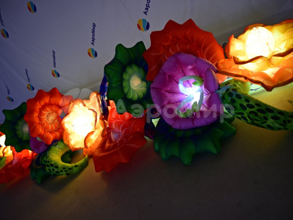 Фэнтези — яркая надувная гирлянда