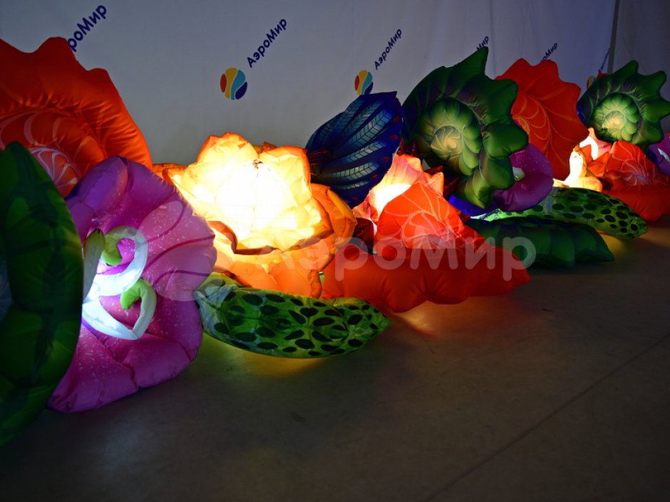 Фэнтези — яркая надувная гирлянда