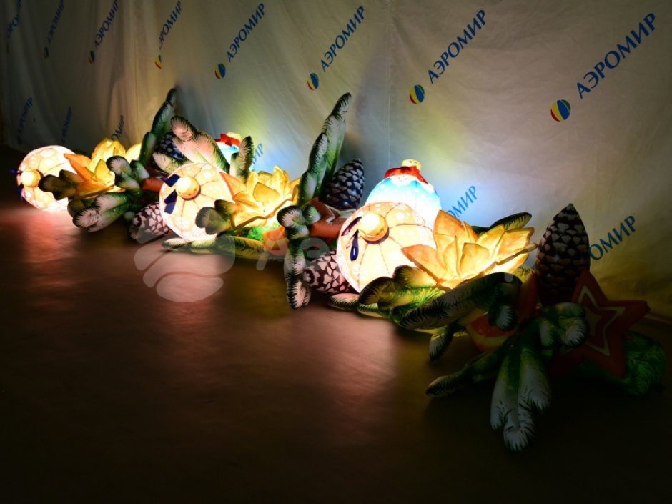 Гирлянда новогодняя — надувная декоративная