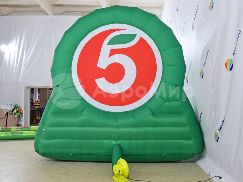 Надувной футбольный дартс на липе