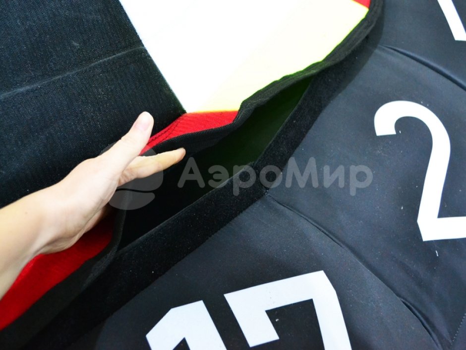 Надувной футбольный дартс на липе