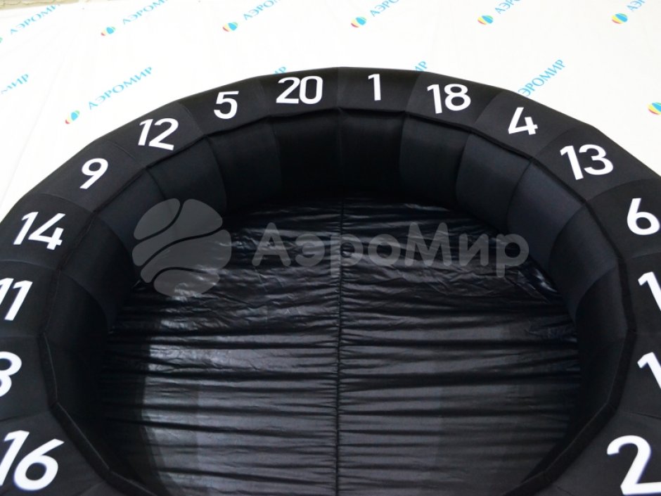 Надувной футбольный дартс на липе