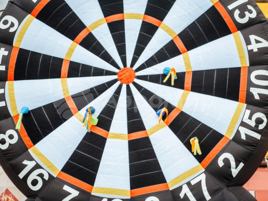 Надувной дартс для семейных праздников