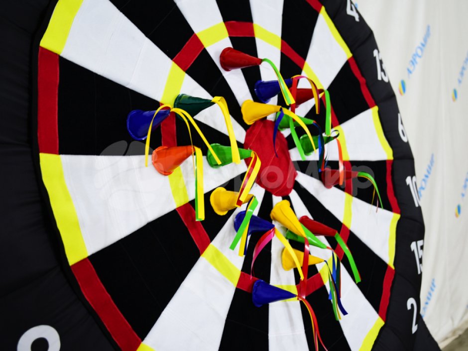 Надувной дартс