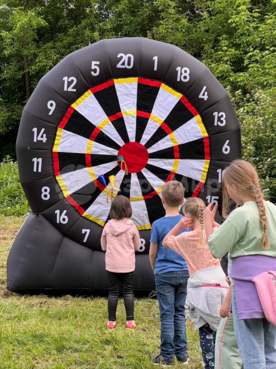 Надувной дартс