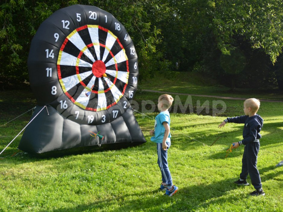 Надувной дартс