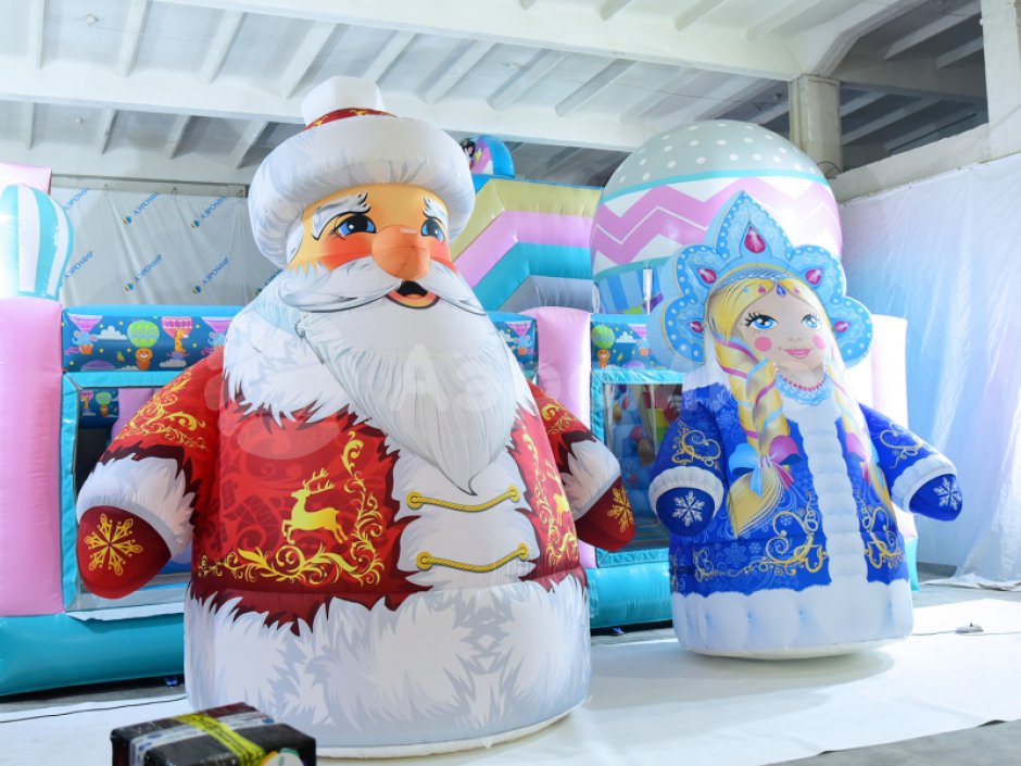 Надувной Дед Мороз Лайт 2.0 для улицы с подсветкой