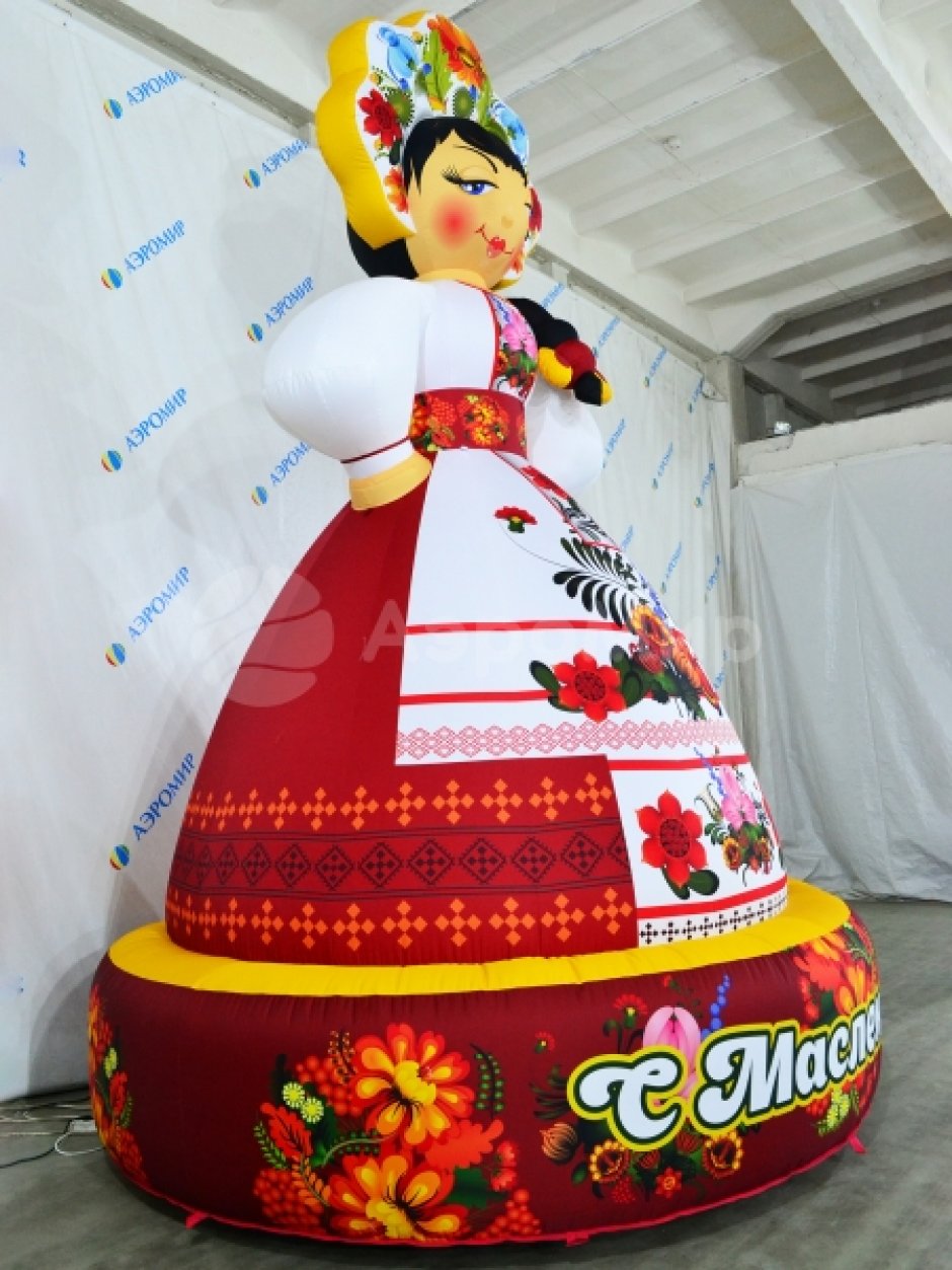 Девушка Масленица — надувная декоративная фигура