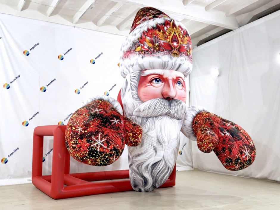 Надувной Дед Мороз на крышу — большая декорация новогоднего праздника