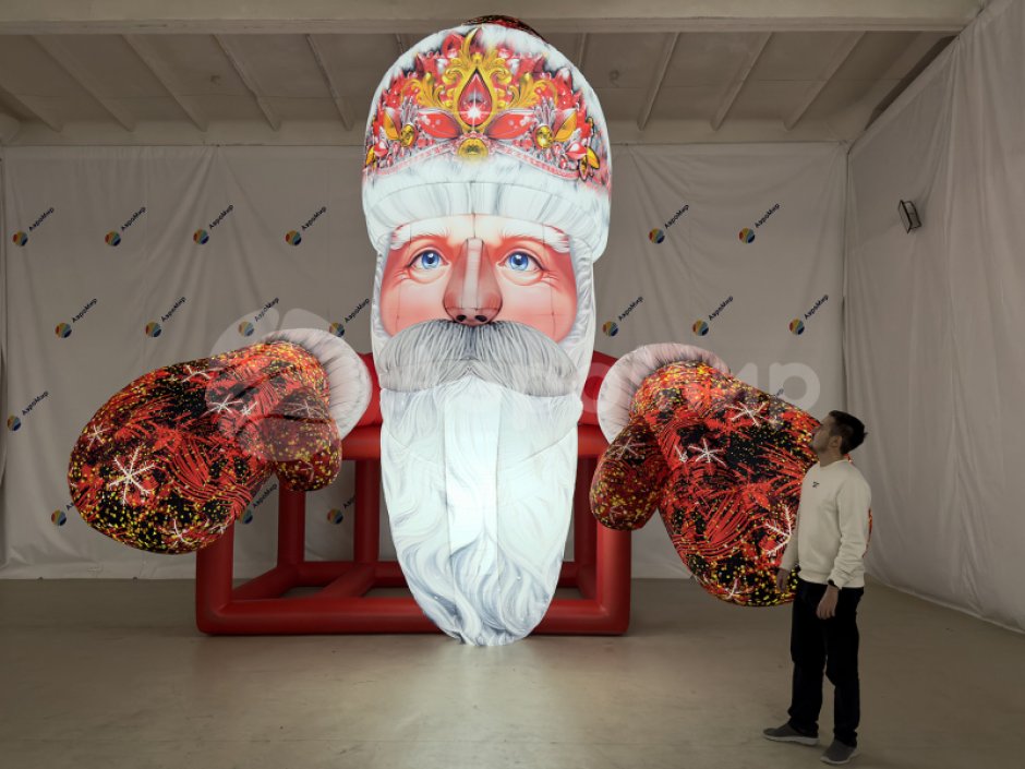 Надувной Дед Мороз на крышу — большая декорация новогоднего праздника