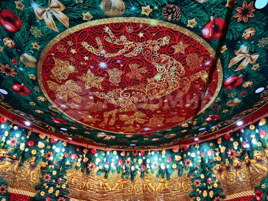 Колпак дом — новогодняя надувная конструкция с фотозоной внутри