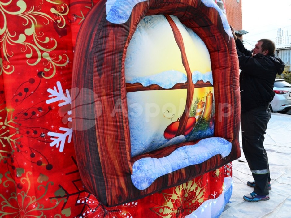Колпак дом — новогодняя надувная конструкция с фотозоной внутри