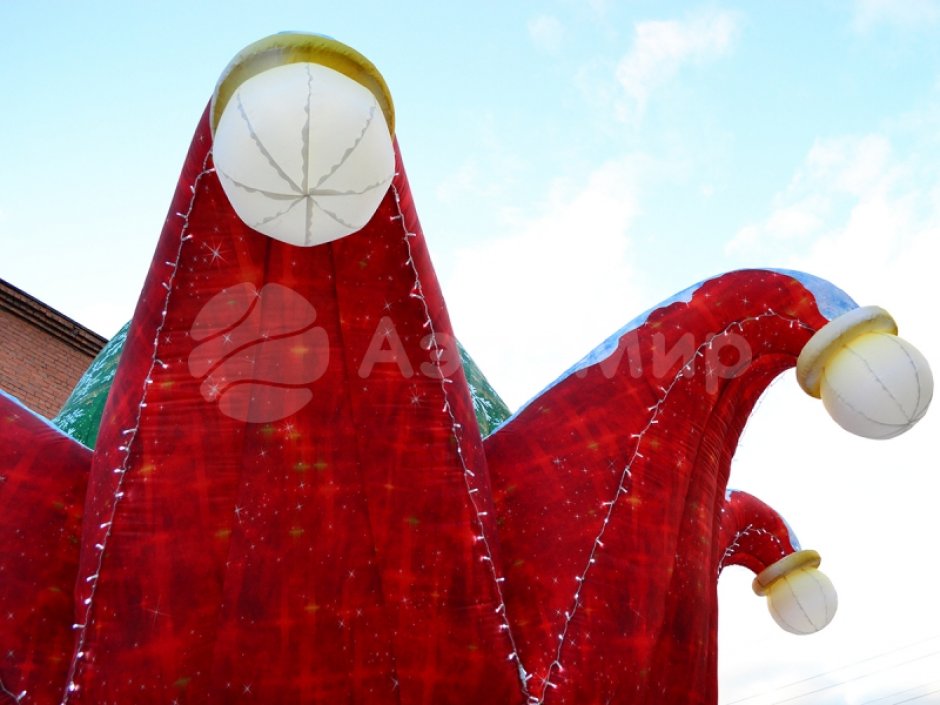 Колпак дом — новогодняя надувная конструкция с фотозоной внутри