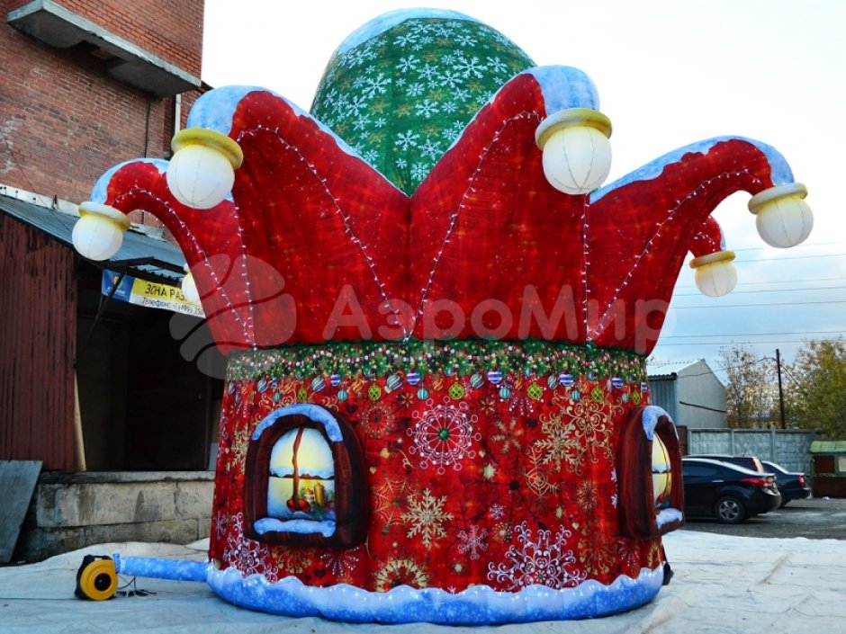 Колпак дом — новогодняя надувная конструкция с фотозоной внутри