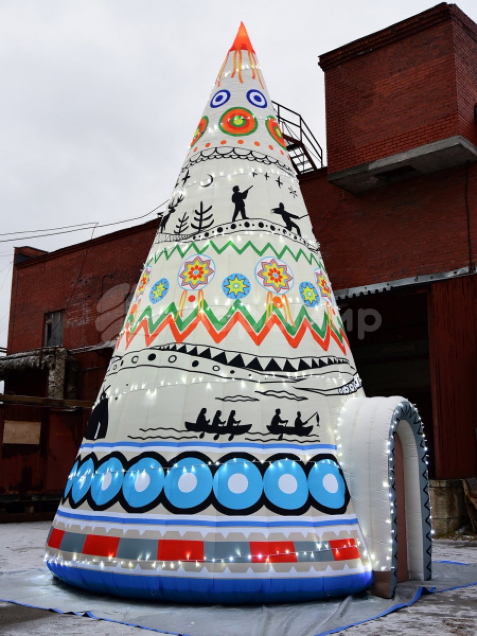 Конус-дом притягивает взгляды, удерживает внимание, одна конструкция — десятки сценариев