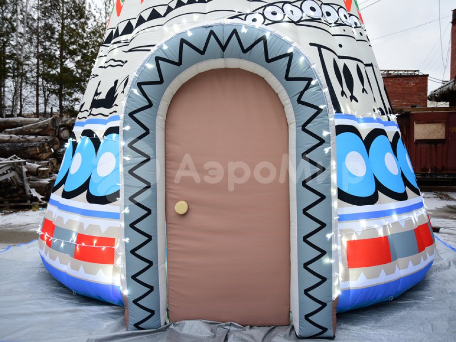 Конус-дом притягивает взгляды, удерживает внимание, одна конструкция — десятки сценариев