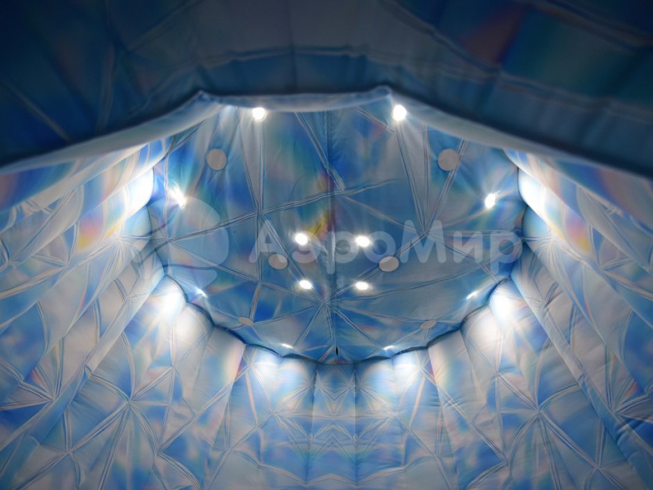 Конус-дом притягивает взгляды, удерживает внимание, одна конструкция — десятки сценариев