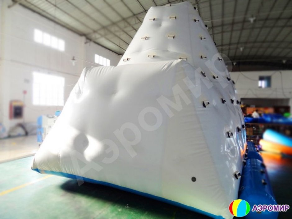 Надувная водная горка скала