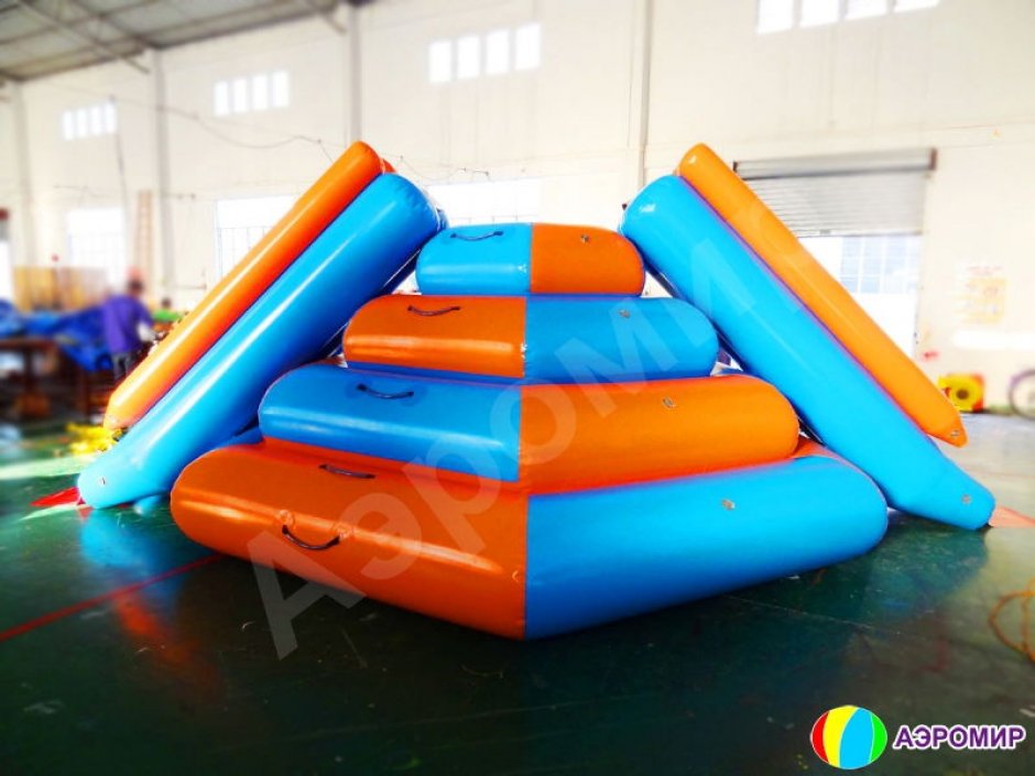 Надувная Пирамида для водного аттракциона