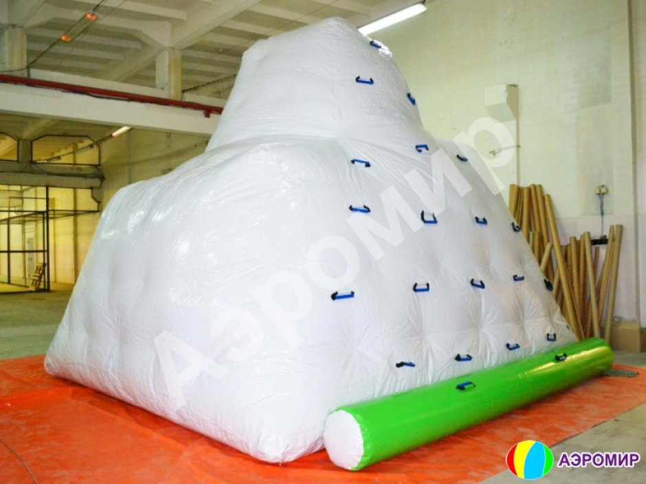 Надувная водная горка скала